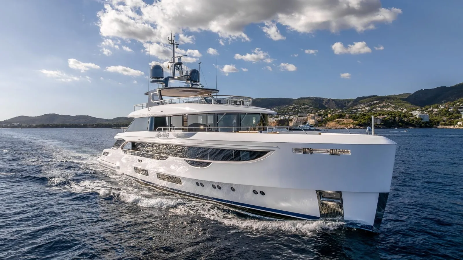 ALPHA WAVES - photo 1 yacht charter Mykonos