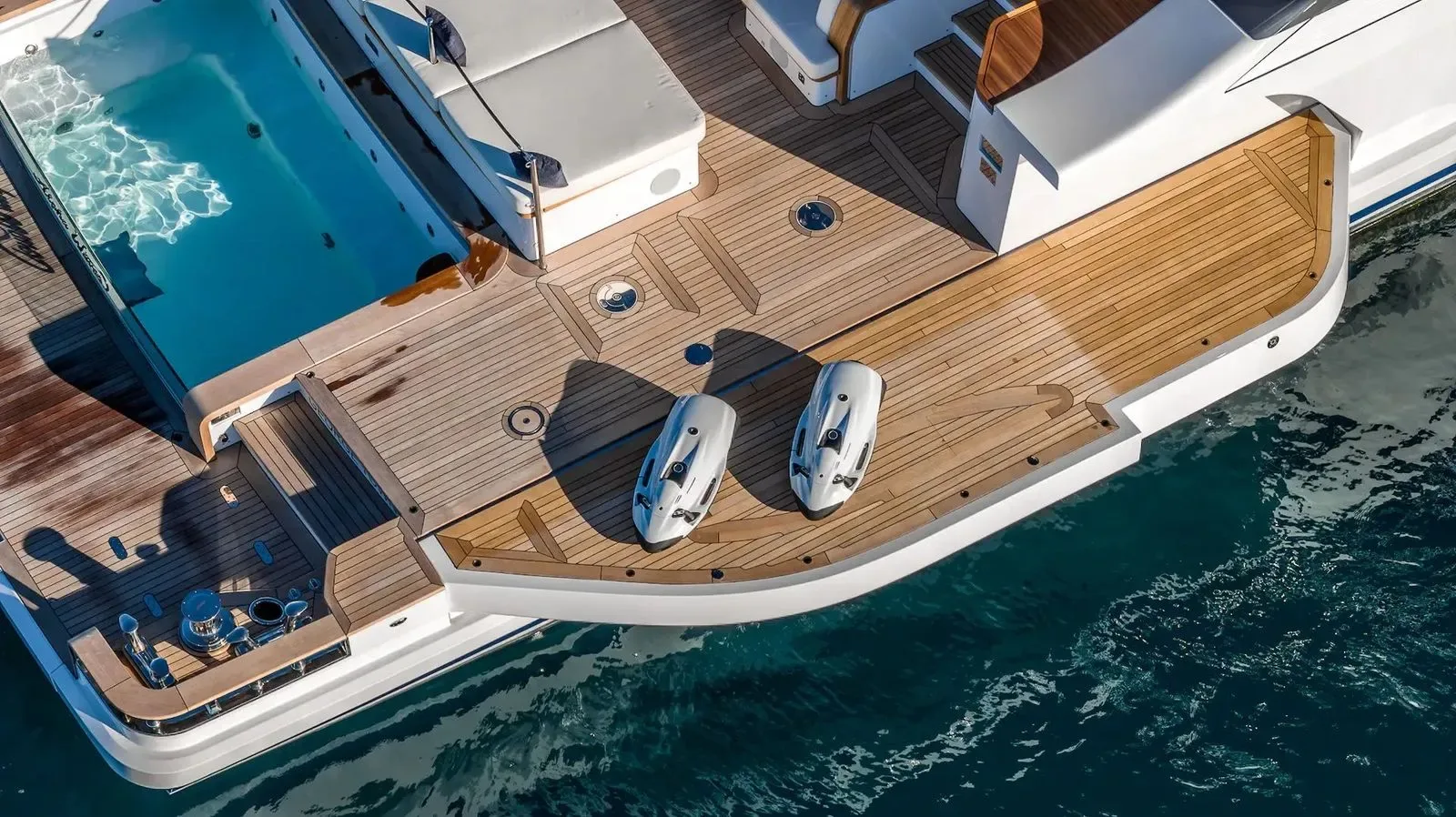 ALPHA WAVES - photo 7 yacht charter Mykonos