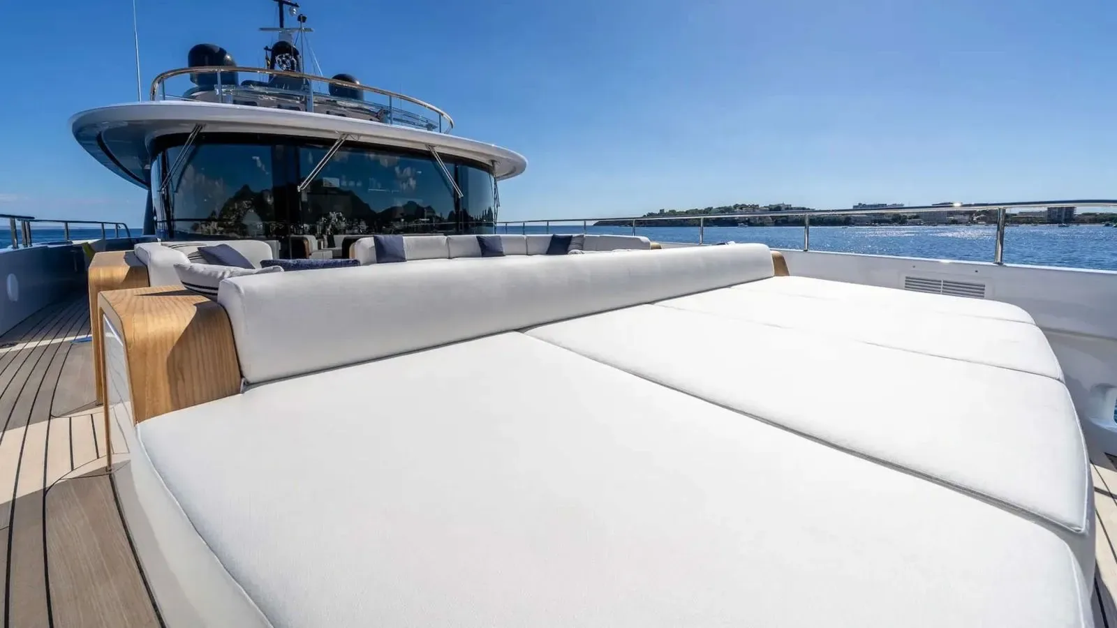 ALPHA WAVES - photo 10 yacht charter Mykonos