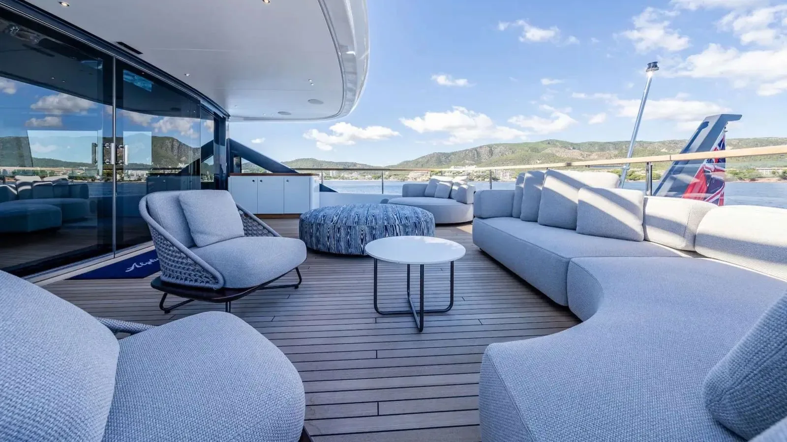 ALPHA WAVES - photo 15 yacht charter Mykonos
