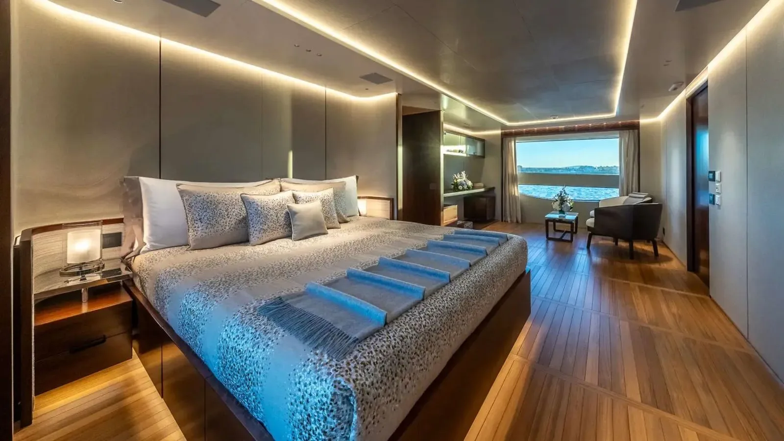 ALPHA WAVES - photo 32 yacht charter Mykonos