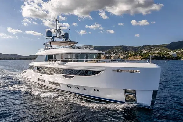 ALPHA WAVES - yacht charter Mykonos