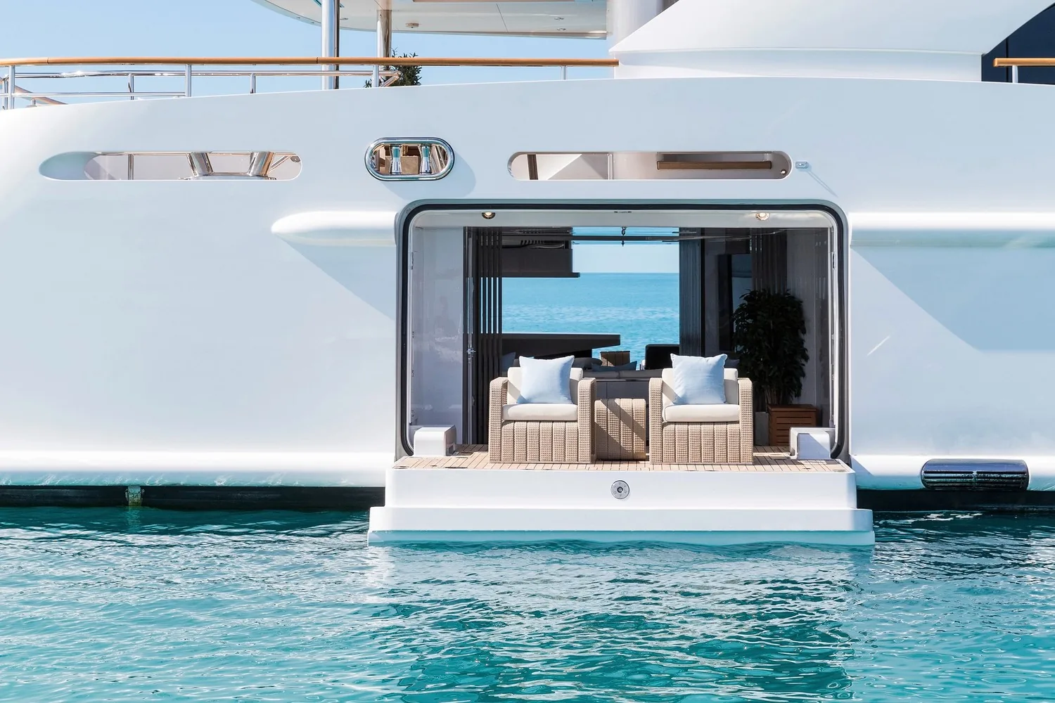 ARTISAN - photo 4 yacht charter Mykonos