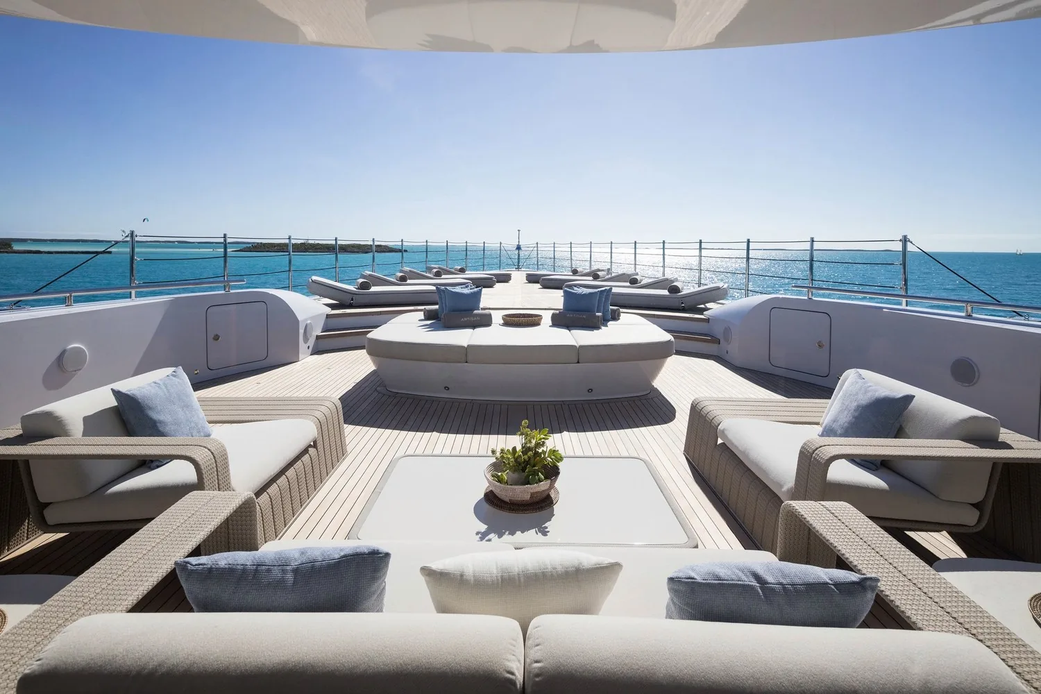 ARTISAN - photo 17 yacht charter Mykonos