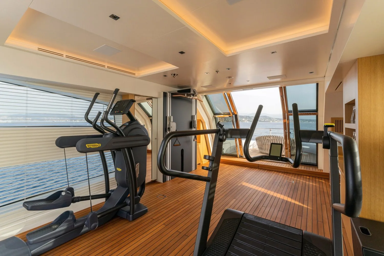 ARTISAN - photo 40 yacht charter Mykonos