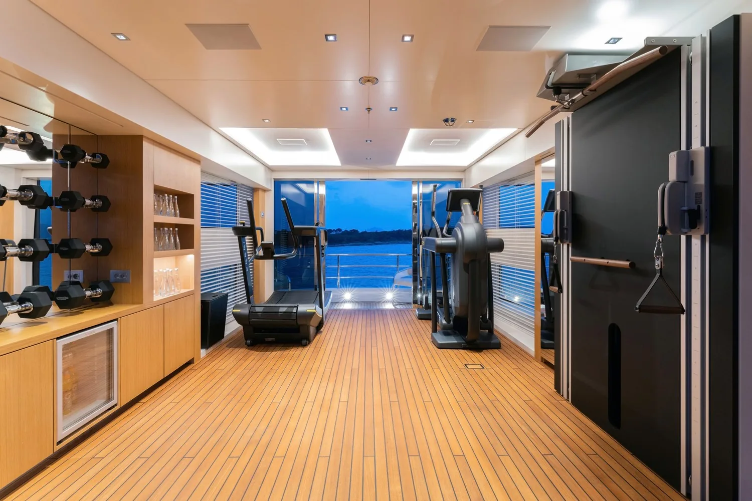 ARTISAN - photo 41 yacht charter Mykonos