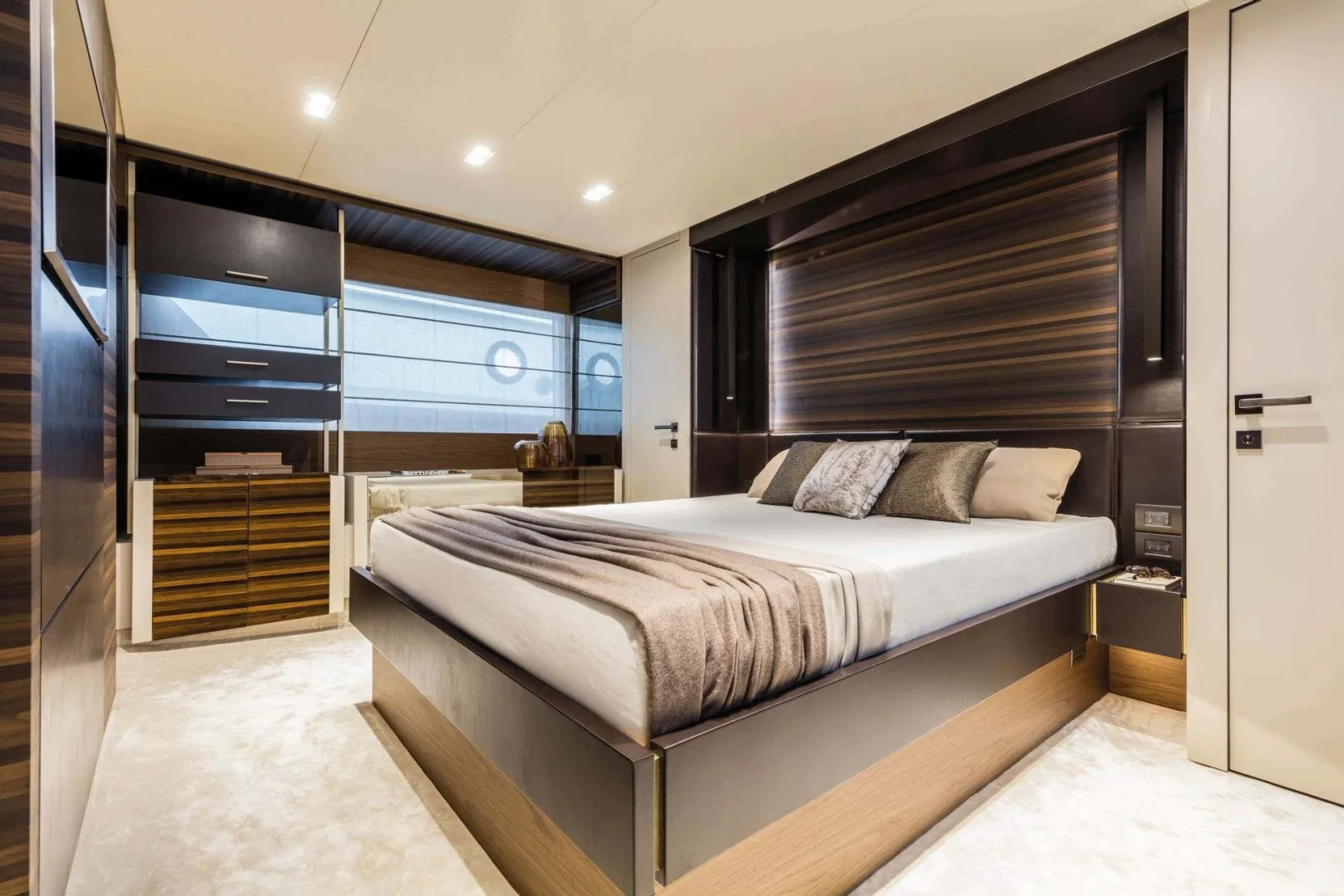 CARE ONE - photo 10 yacht charter Mykonos