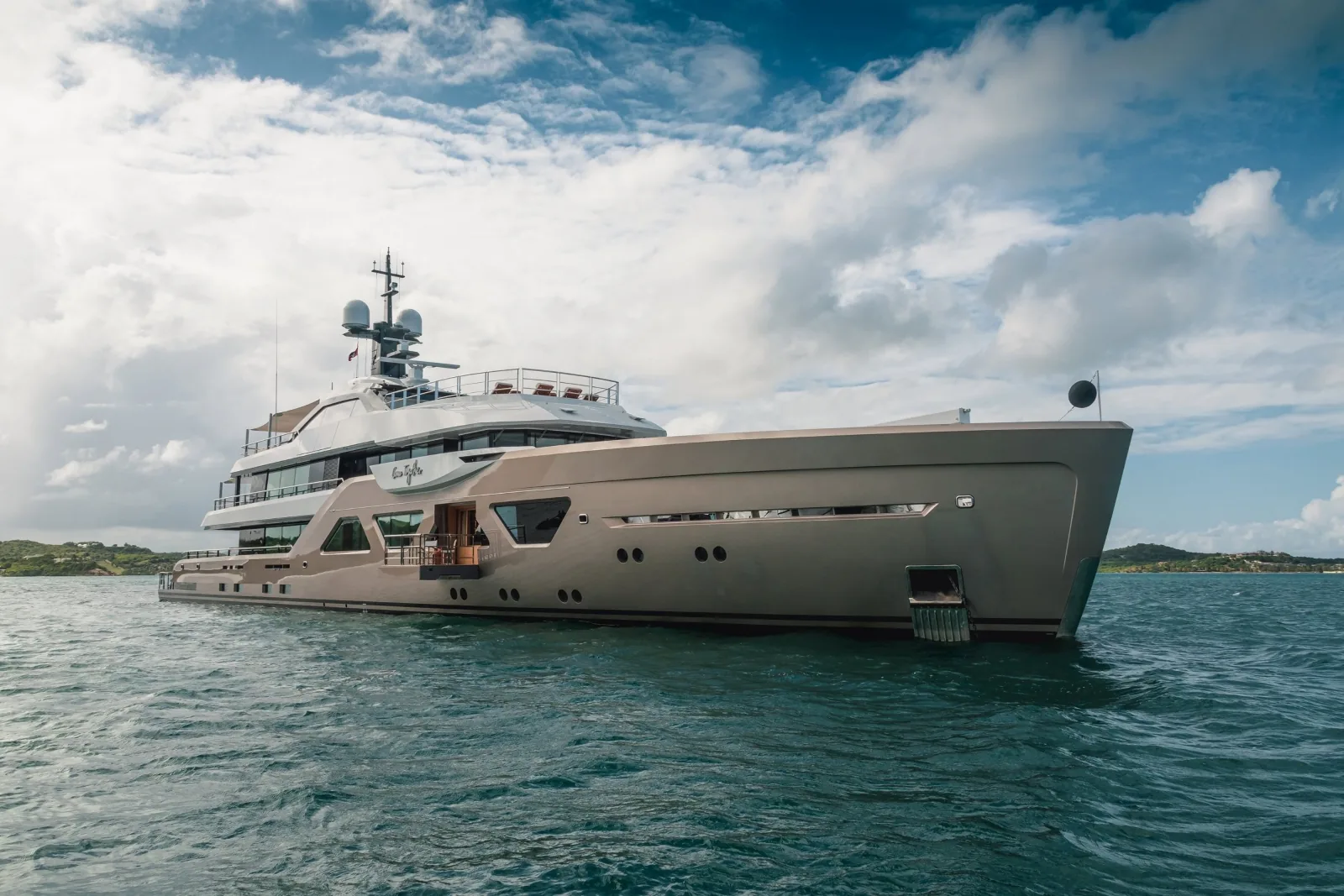 COME TOGETHER - photo 5 yacht charter Mykonos