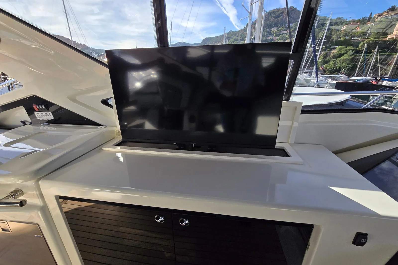 Cranchi M44 HT - photo 5 yacht charter Mykonos