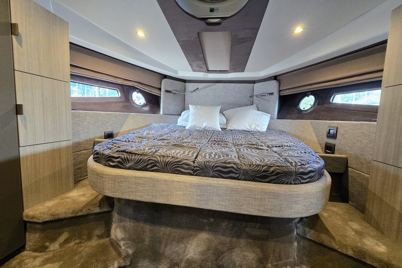Cranchi M44 HT - photo 8 yacht charter Mykonos
