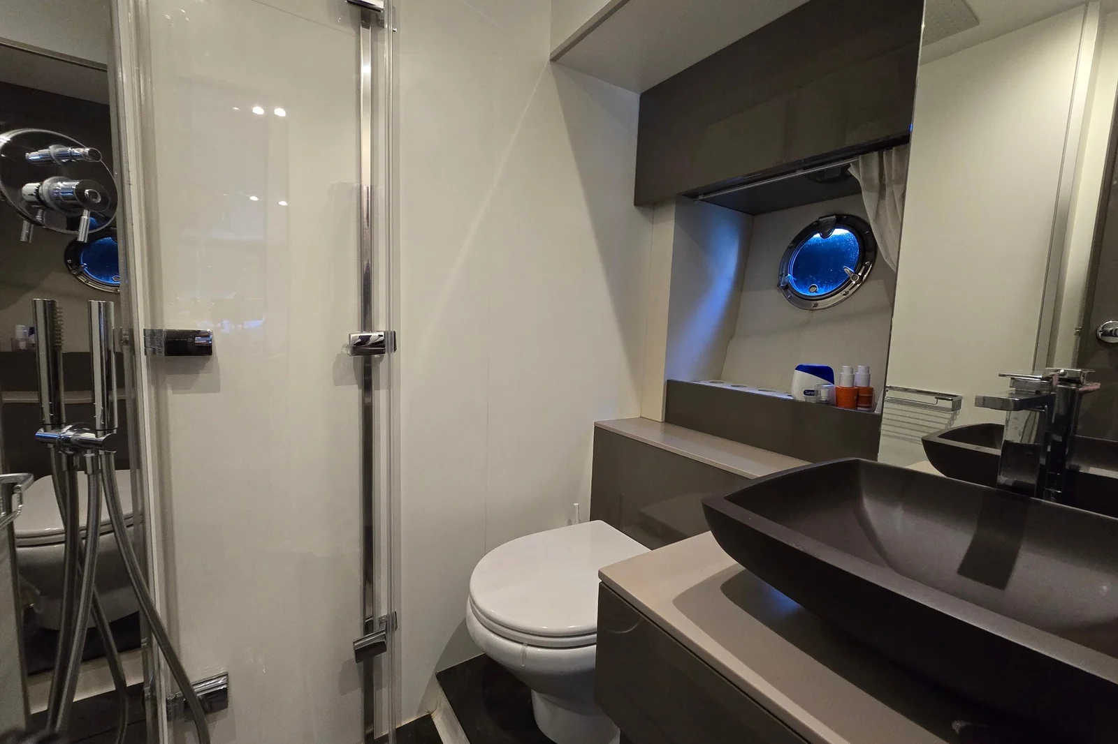 Cranchi M44 HT - photo 11 yacht charter Mykonos
