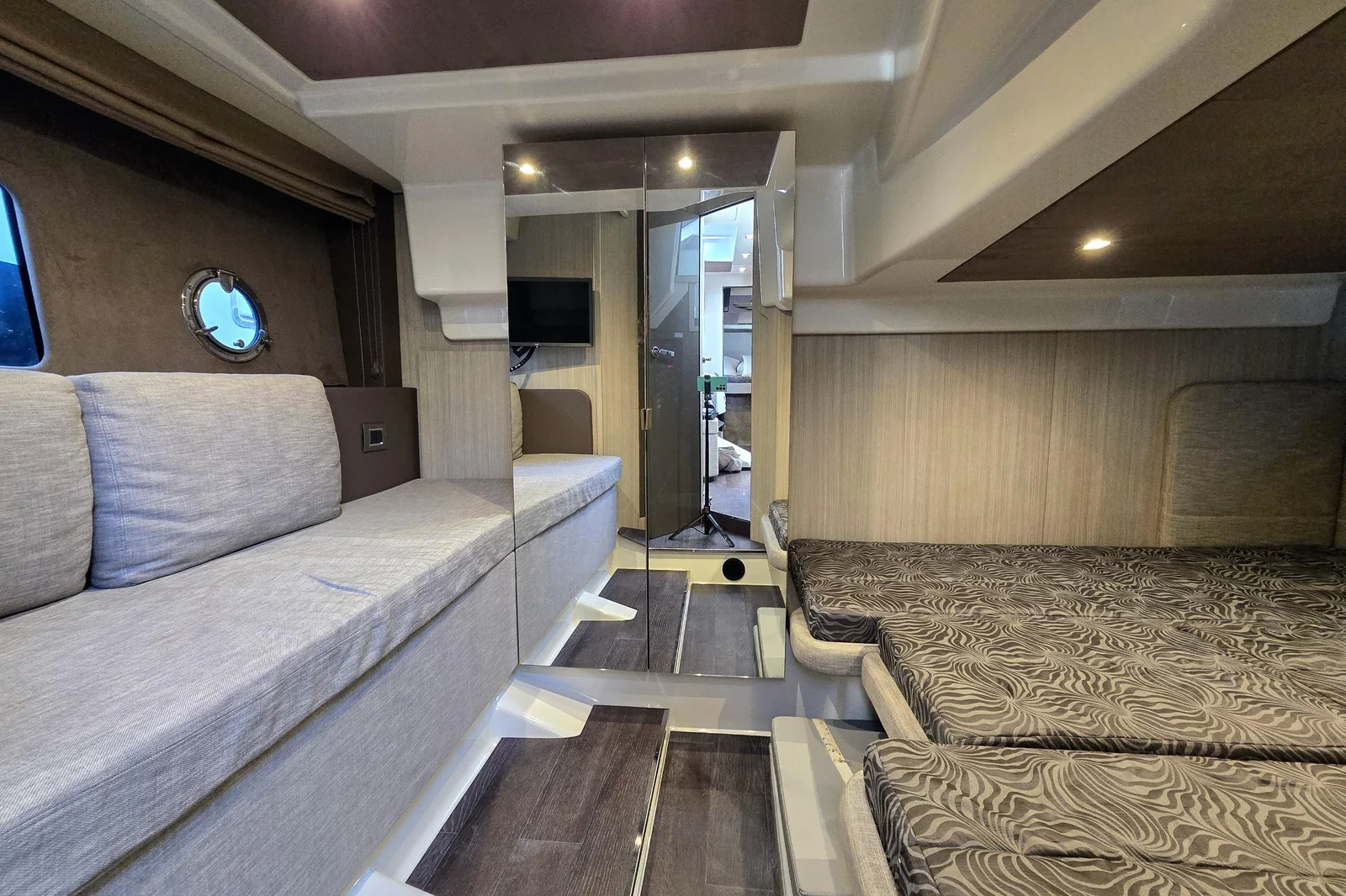 Cranchi M44 HT - photo 13 yacht charter Mykonos