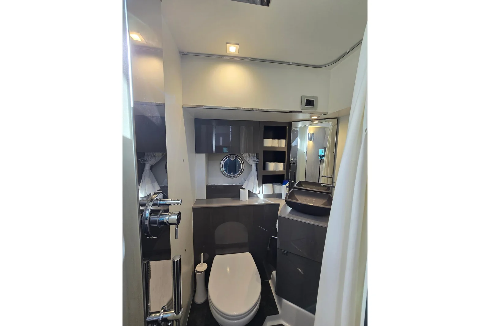 Cranchi M44 HT - photo 14 yacht charter Mykonos