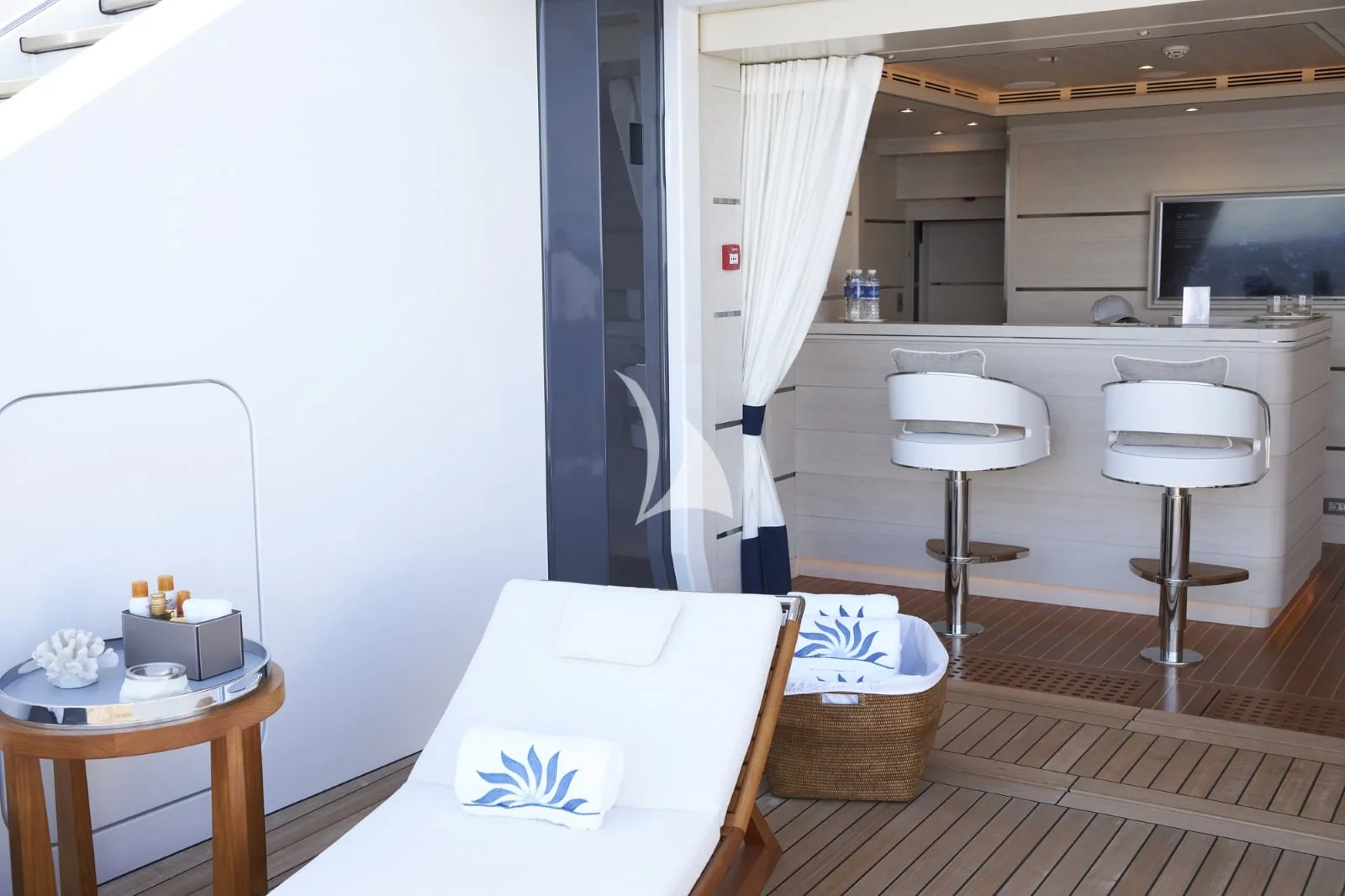 DAR - photo 19 yacht charter Mykonos