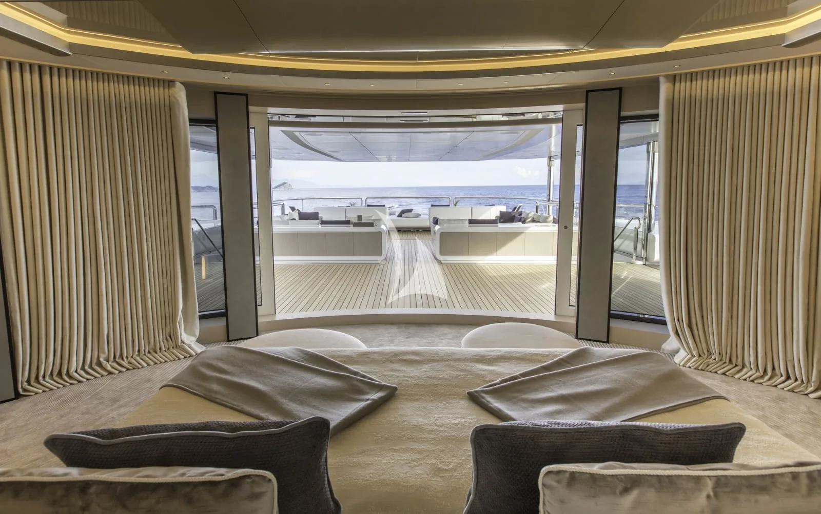 DAR - photo 32 yacht charter Mykonos