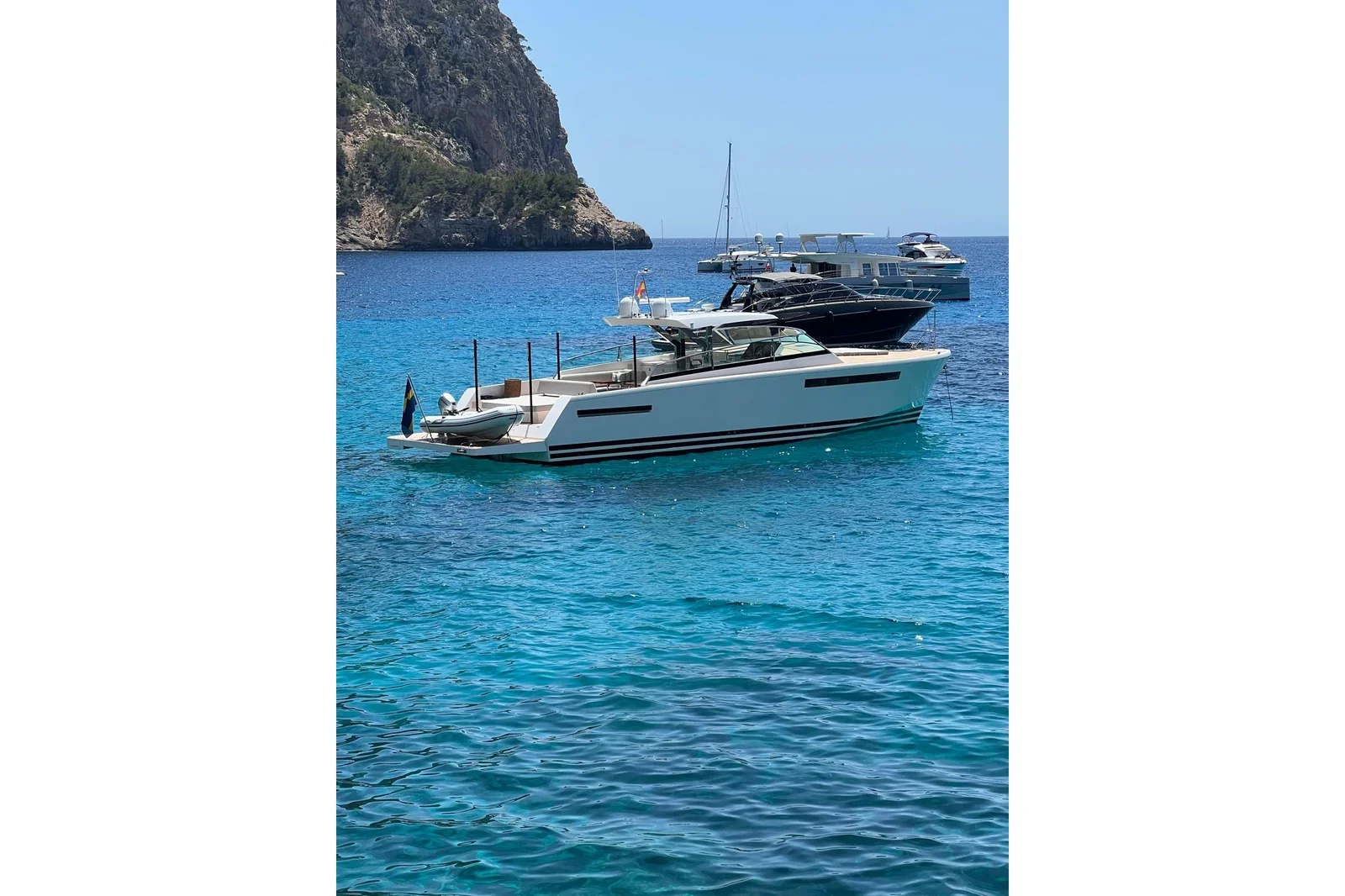 Delta 60 Open - photo 8 yacht charter Mykonos