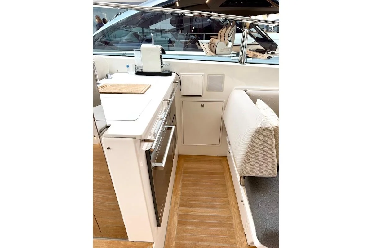 Delta 60 Open - photo 17 yacht charter Mykonos