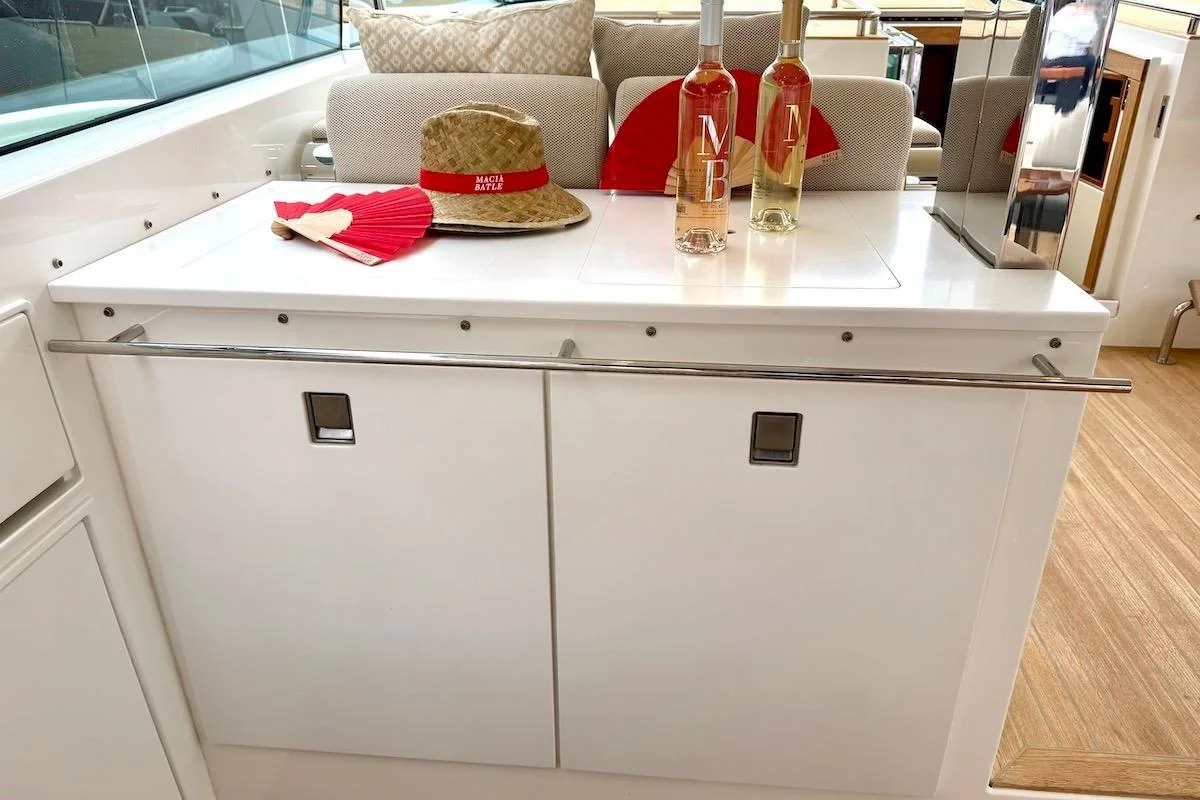 Delta 60 Open - photo 18 yacht charter Mykonos