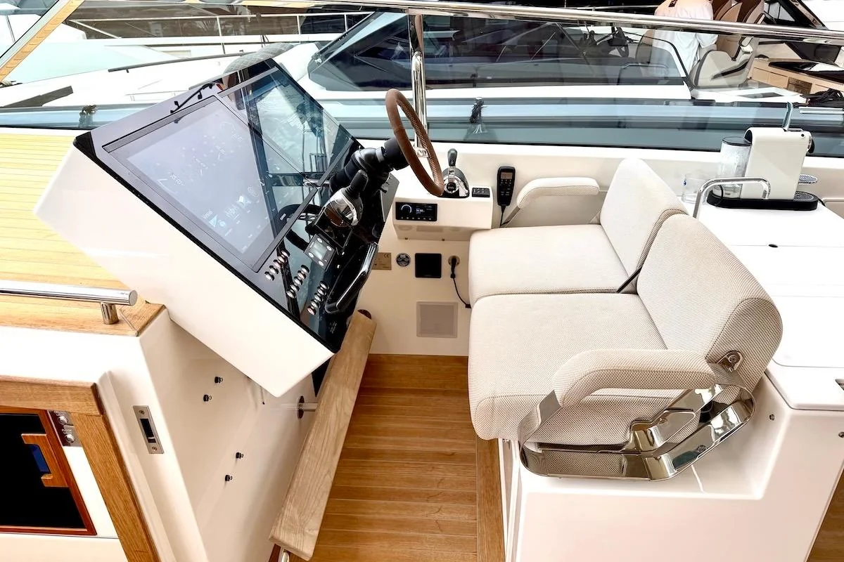 Delta 60 Open - photo 21 yacht charter Mykonos