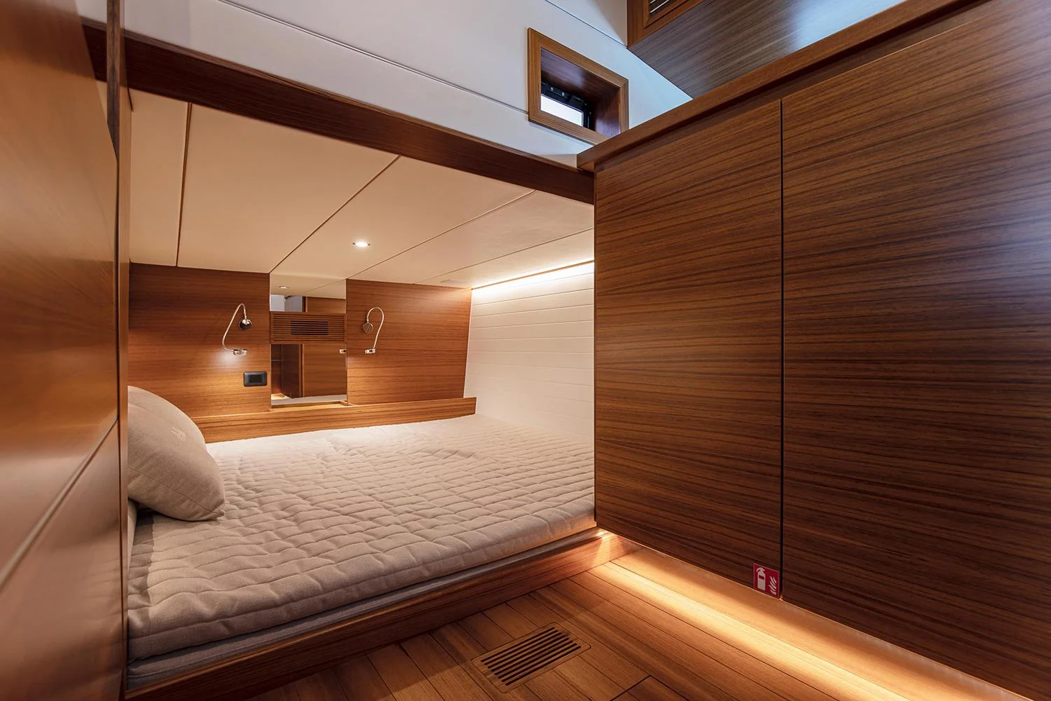 Delta 60 Open - photo 42 yacht charter Mykonos