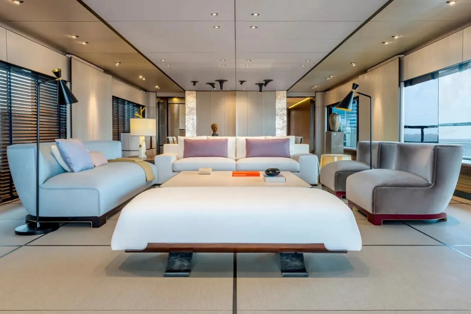 ENDEAVOUR 2 - photo 4 yacht charter Mykonos