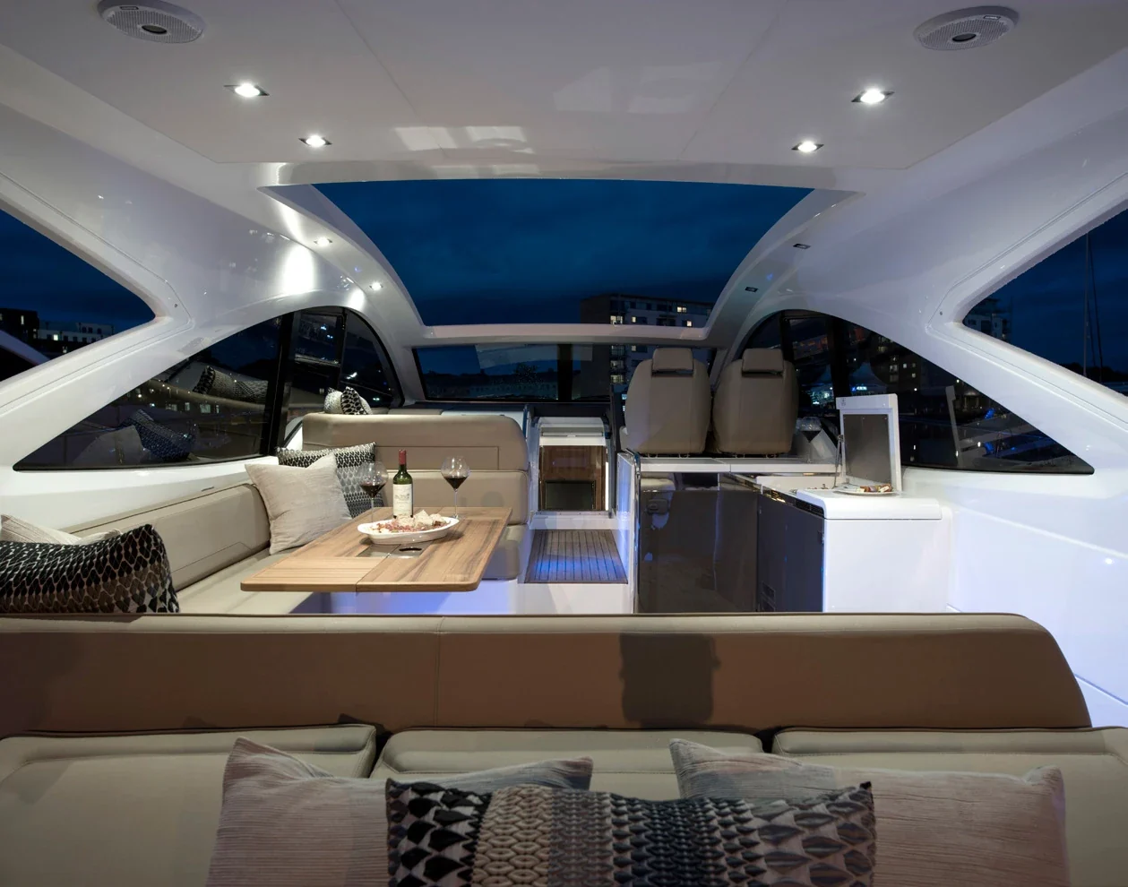 Fairline Targa 48 - photo 11 yacht charter Mykonos