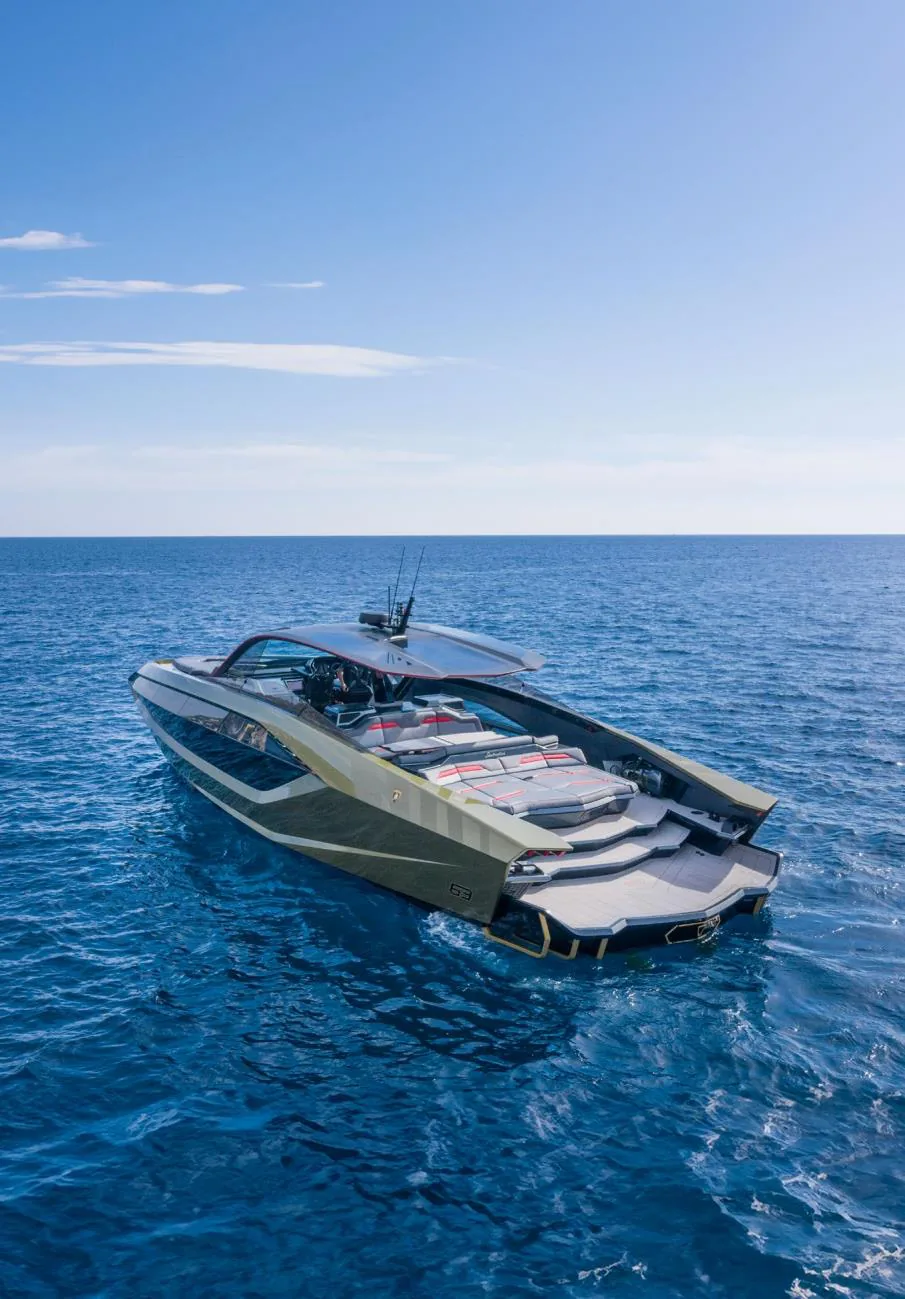 Fast One - photo 4 yacht charter Mykonos