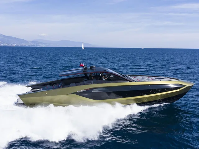 Fast One - yacht charter Mykonos