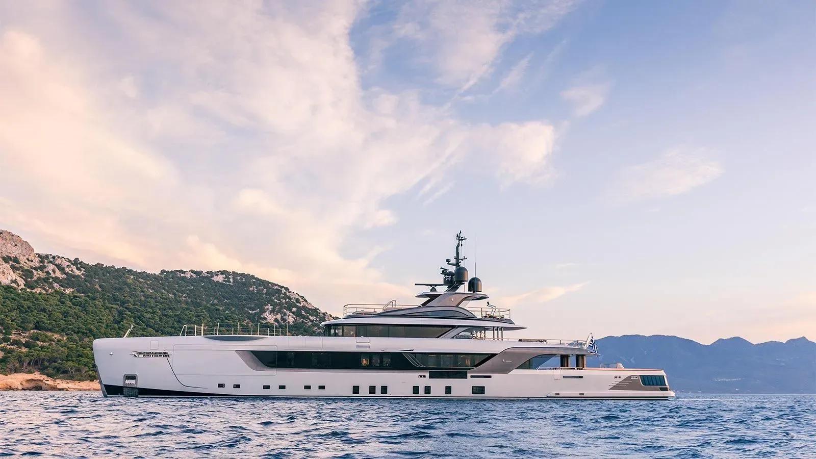 GECO - photo 4 yacht charter Mykonos