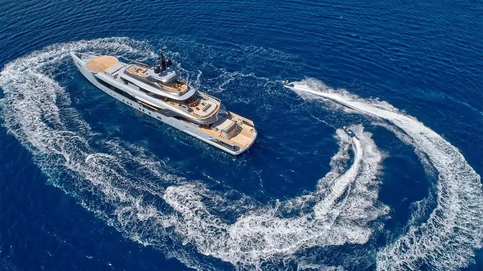 GECO - photo 9 yacht charter Mykonos