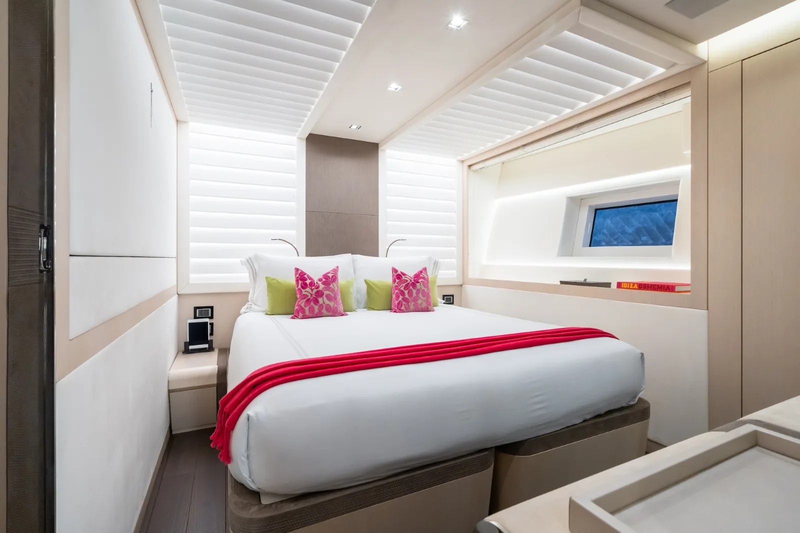 HALARA - photo 18 yacht charter Mykonos