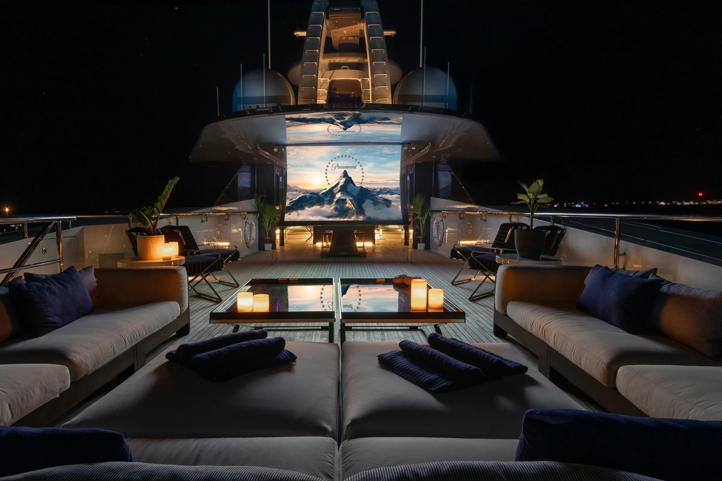 HALO - photo 29 yacht charter Mykonos