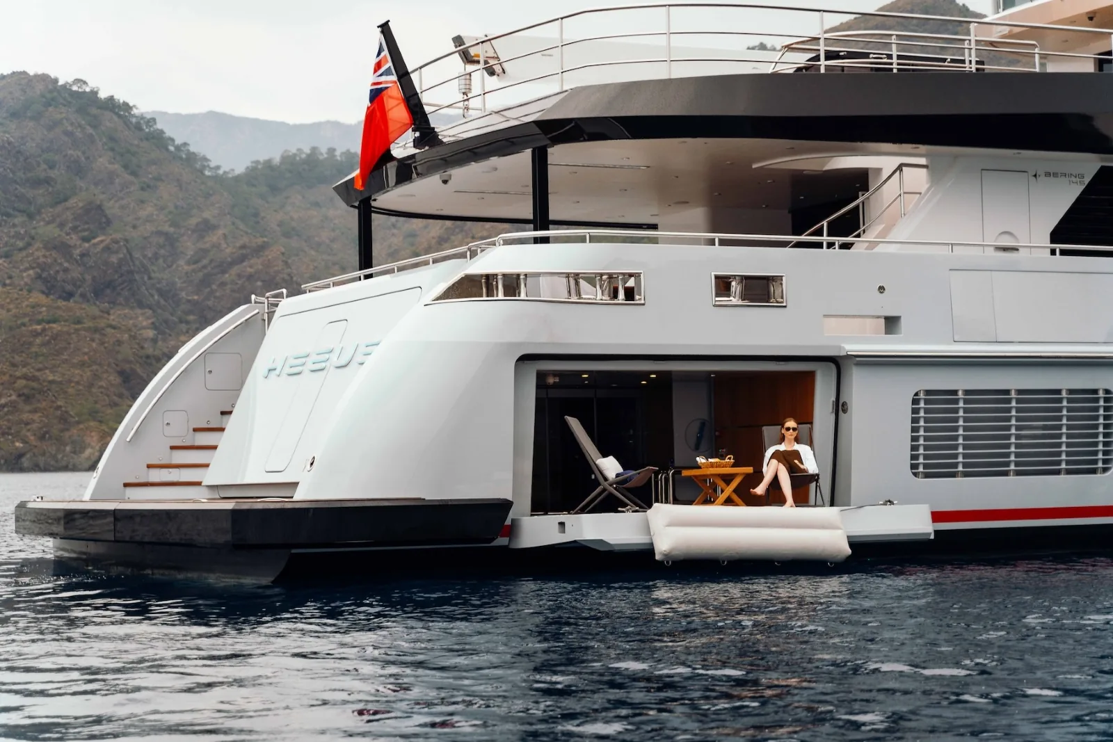 HEEUS - photo 13 yacht charter Mykonos