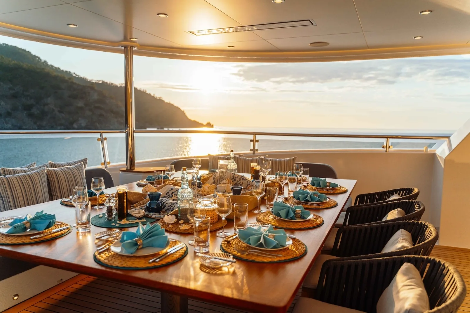 HEEUS - photo 20 yacht charter Mykonos