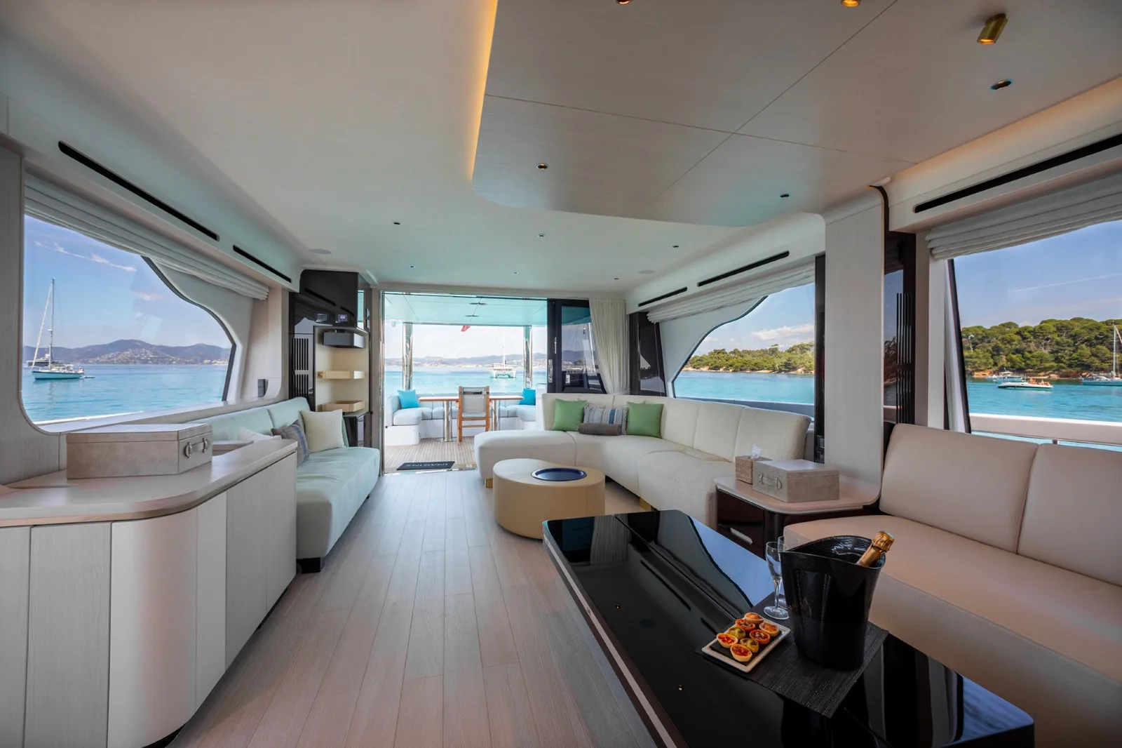 IMAGINE - photo 12 yacht charter Mykonos