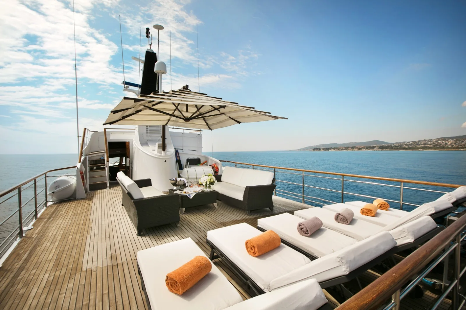 LADY JERSEY - photo 6 yacht charter Mykonos