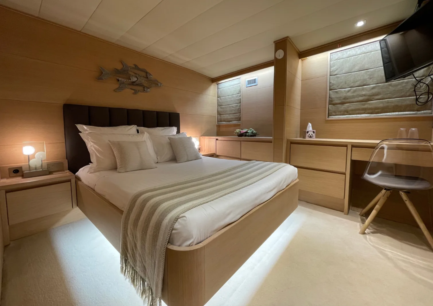 LADY JERSEY - photo 21 yacht charter Mykonos
