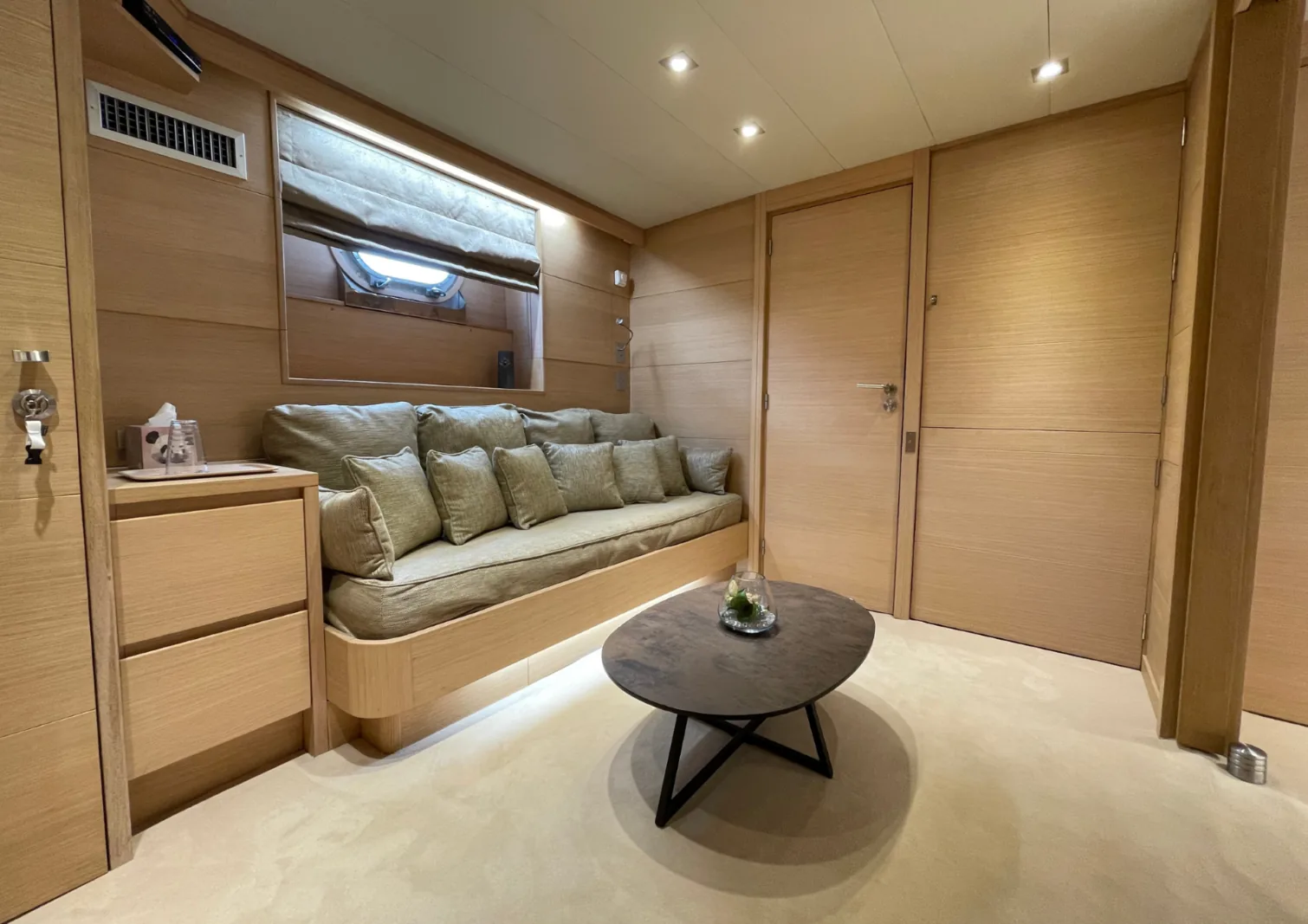 LADY JERSEY - photo 22 yacht charter Mykonos