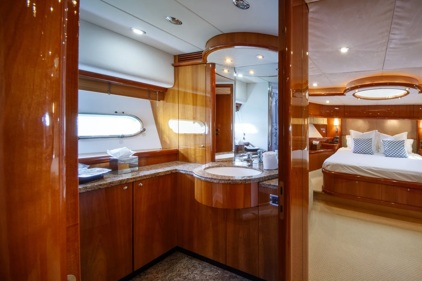 LADY YOUSRA - photo 30 yacht charter Mykonos