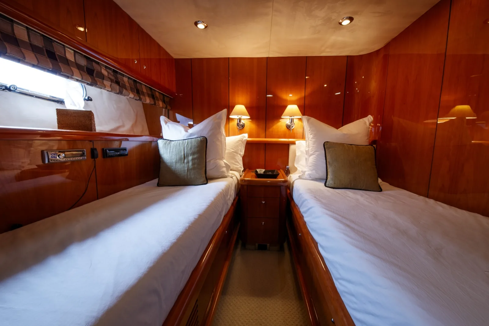 LADY YOUSRA - photo 31 yacht charter Mykonos