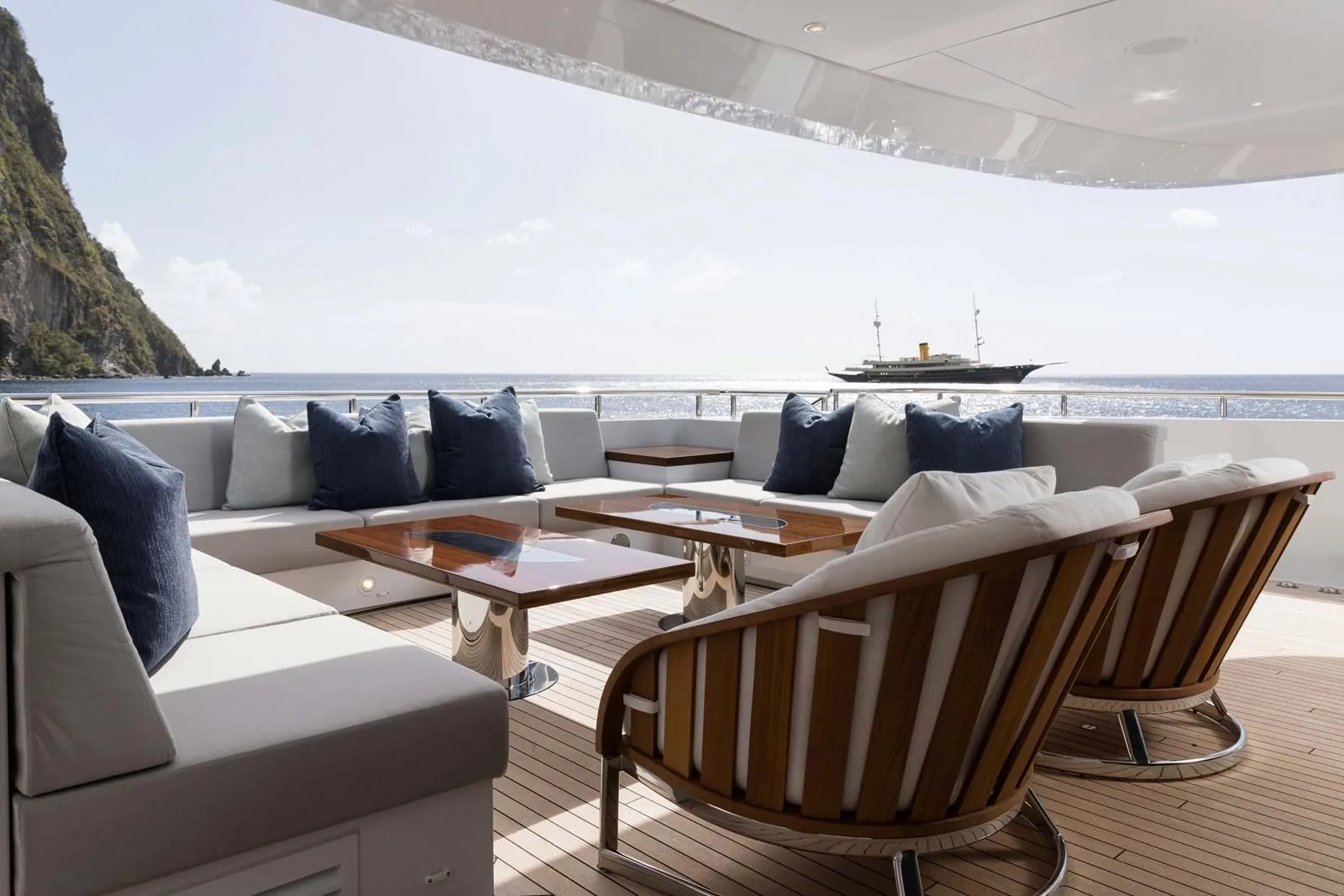 LAURENTIA - photo 14 yacht charter Mykonos