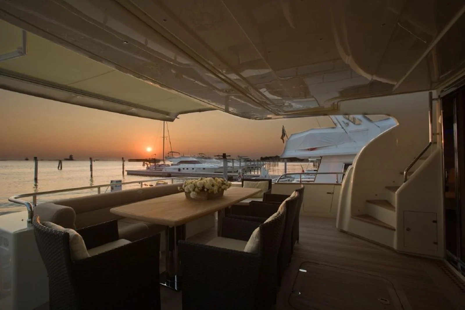 Leonard 74 - photo 6 yacht charter Mykonos