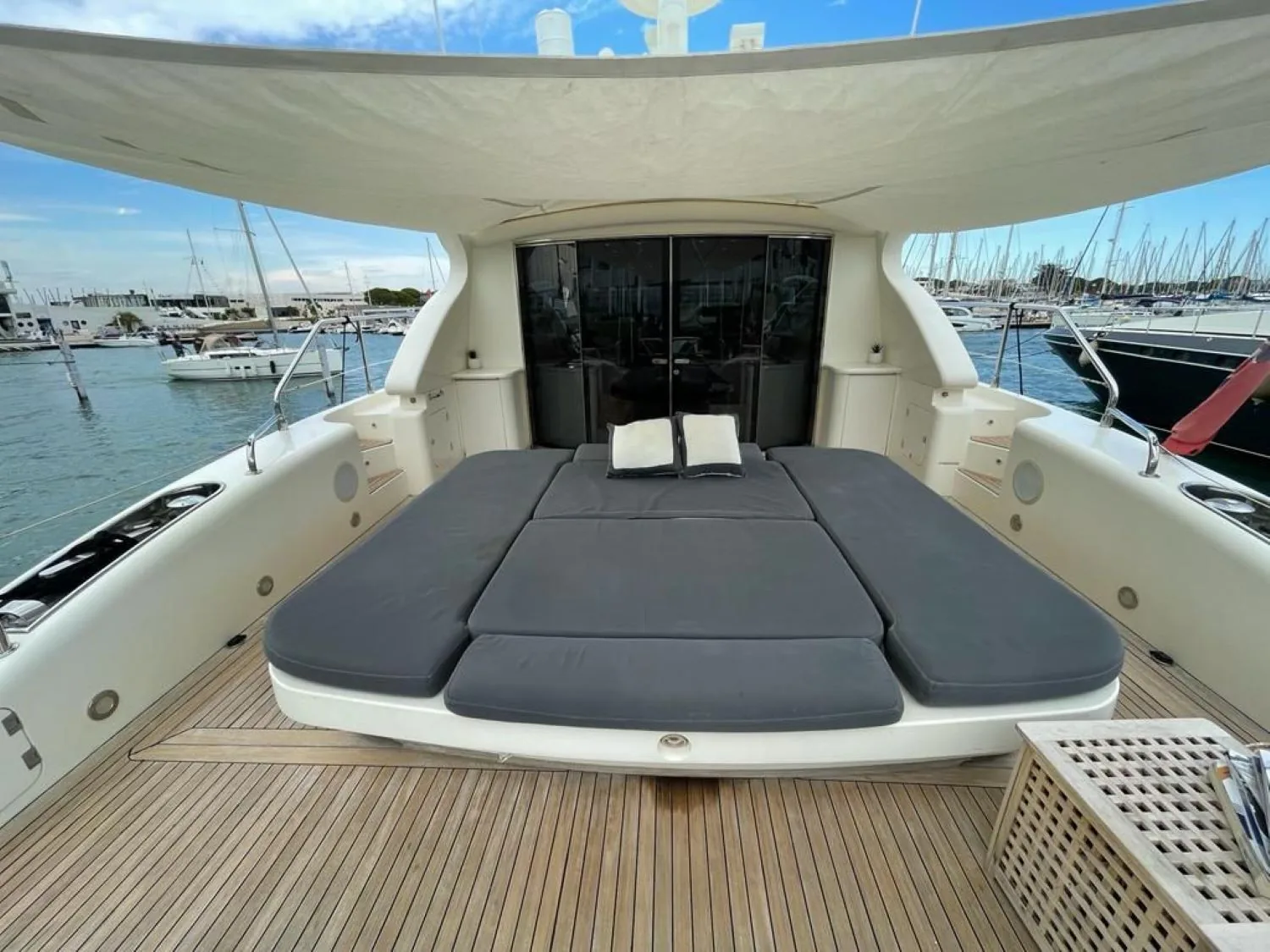 LEOPARD 24 - photo 9 yacht charter Mykonos