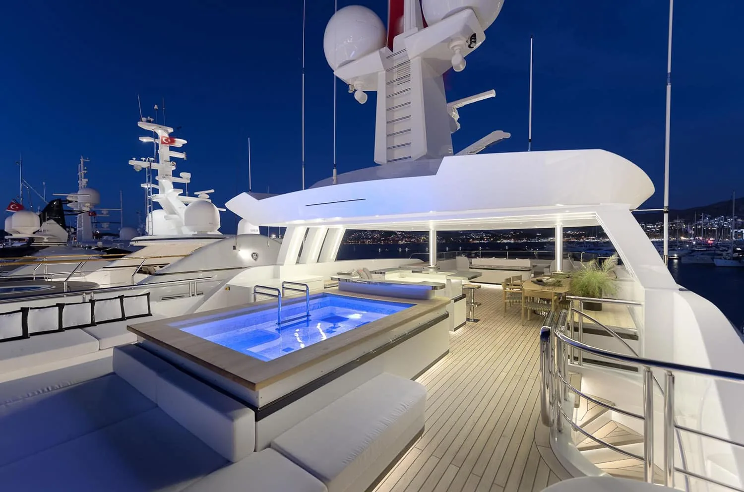 LIQUID SKY - photo 21 yacht charter Mykonos