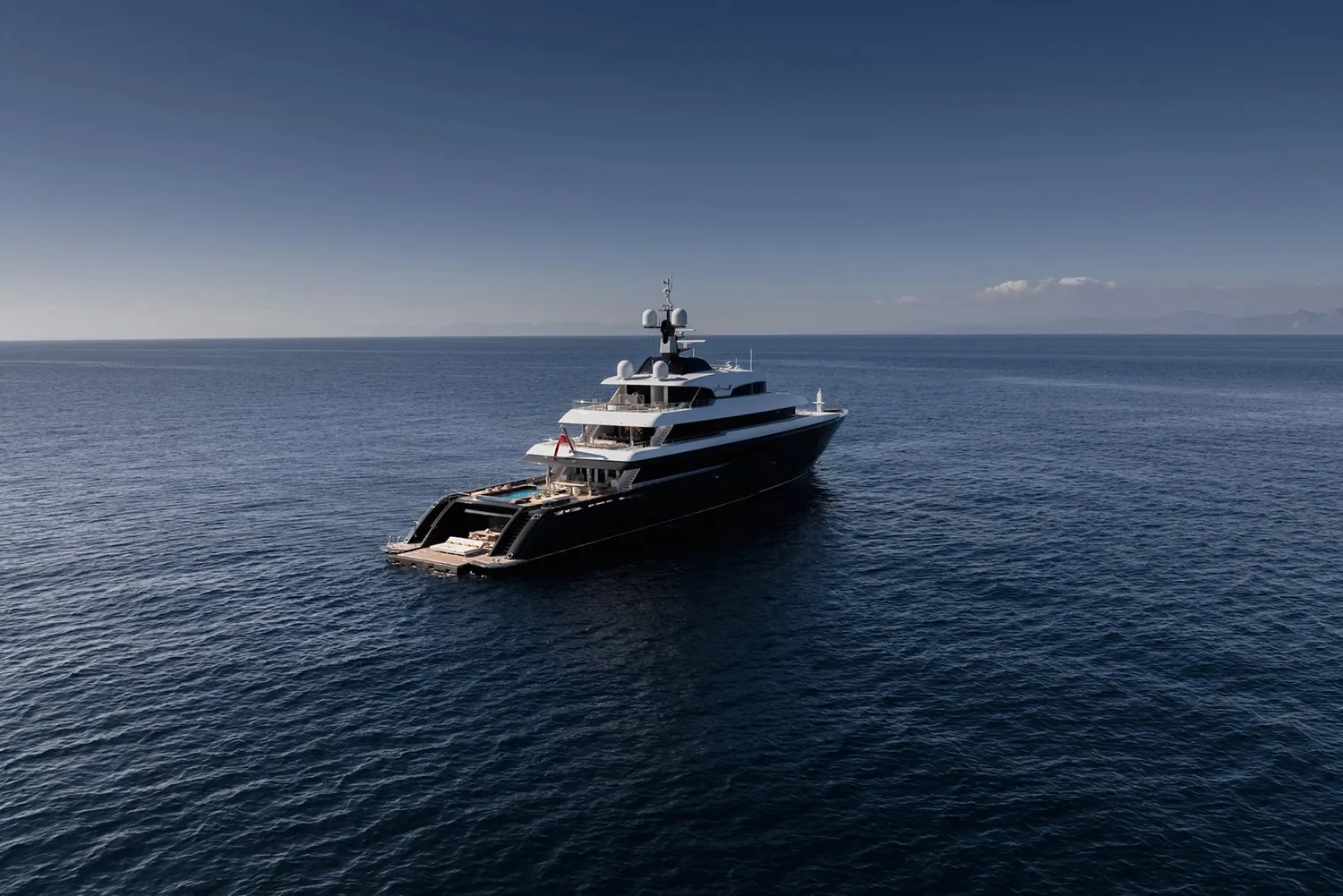 LOON - photo 4 yacht charter Mykonos