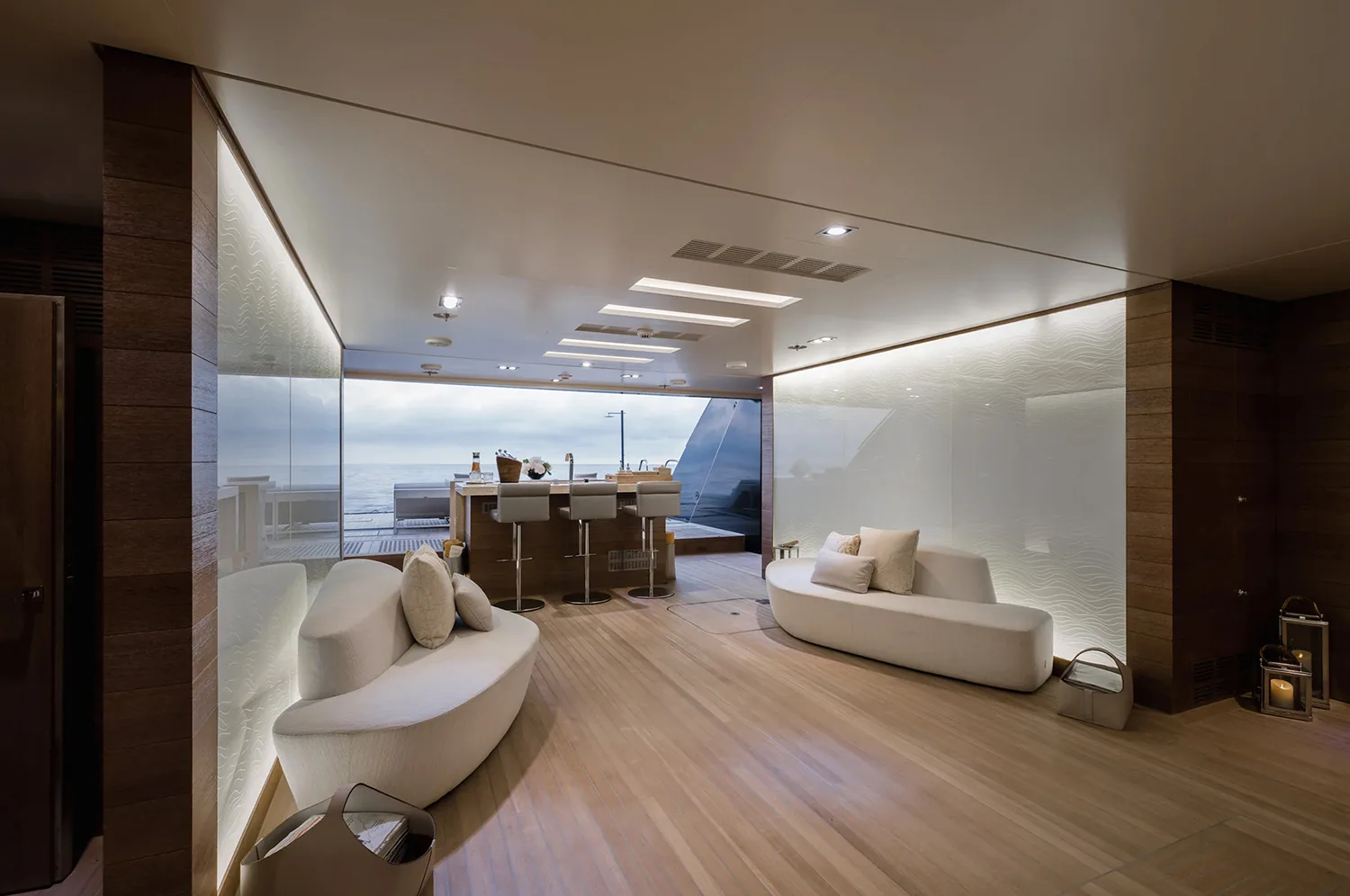 LOON - photo 13 yacht charter Mykonos