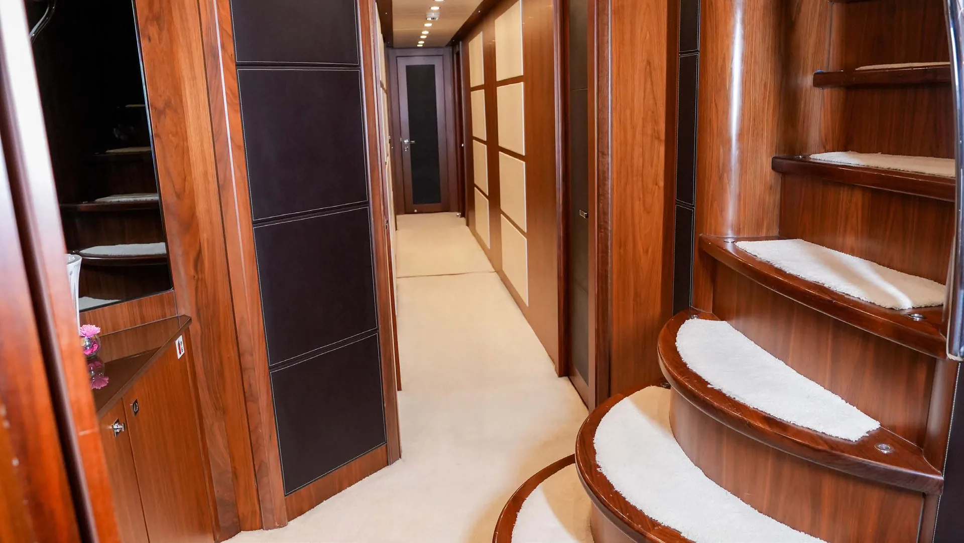 Lucien - photo 20 yacht charter Mykonos