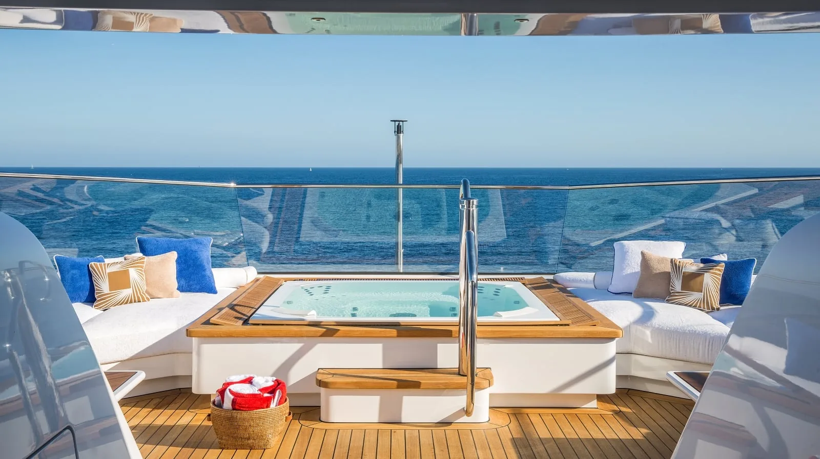 MADSUMMER - photo 11 yacht charter Mykonos