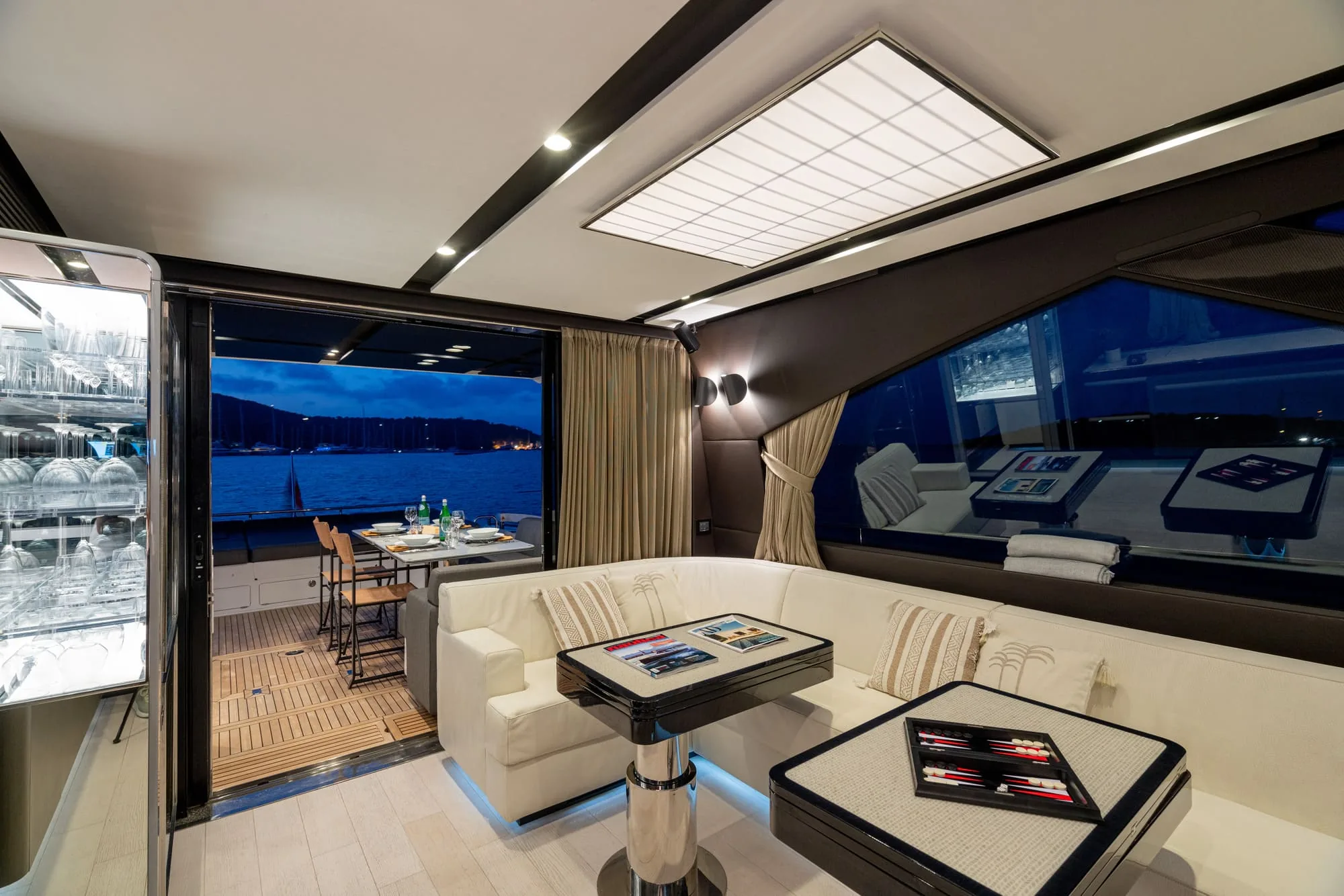 MANARA I - photo 12 yacht charter Mykonos