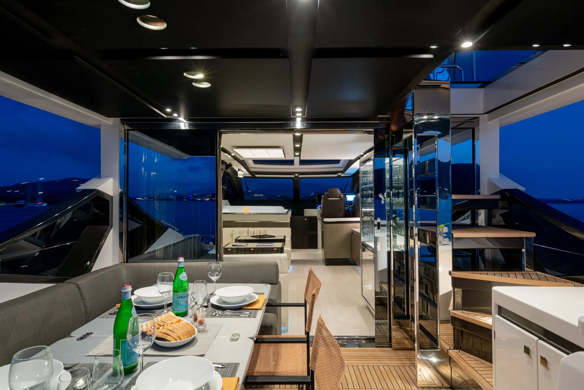 MANARA I - photo 13 yacht charter Mykonos